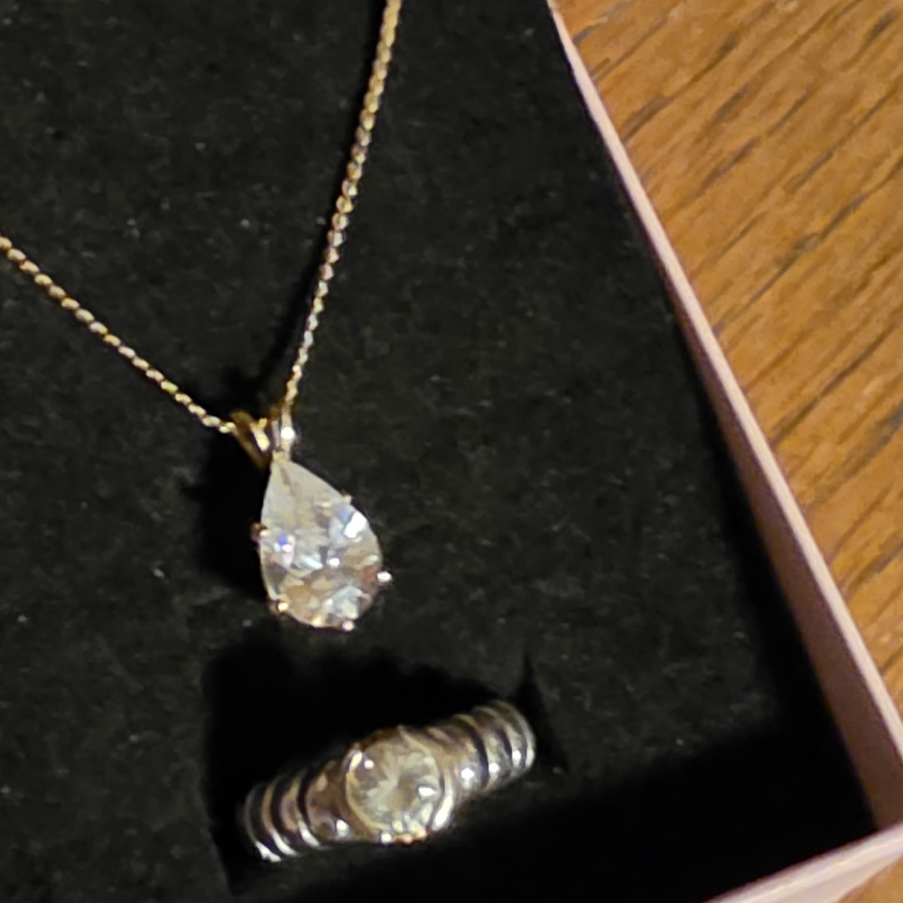 Elegant Gold And Silver Jewelry Set View 3